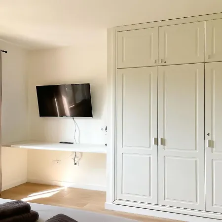 B-rent Oasis Emma's - 5 People *