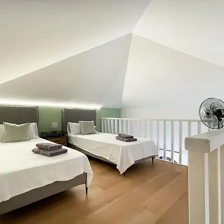 B-rent Oasis Emma's - 5 People *